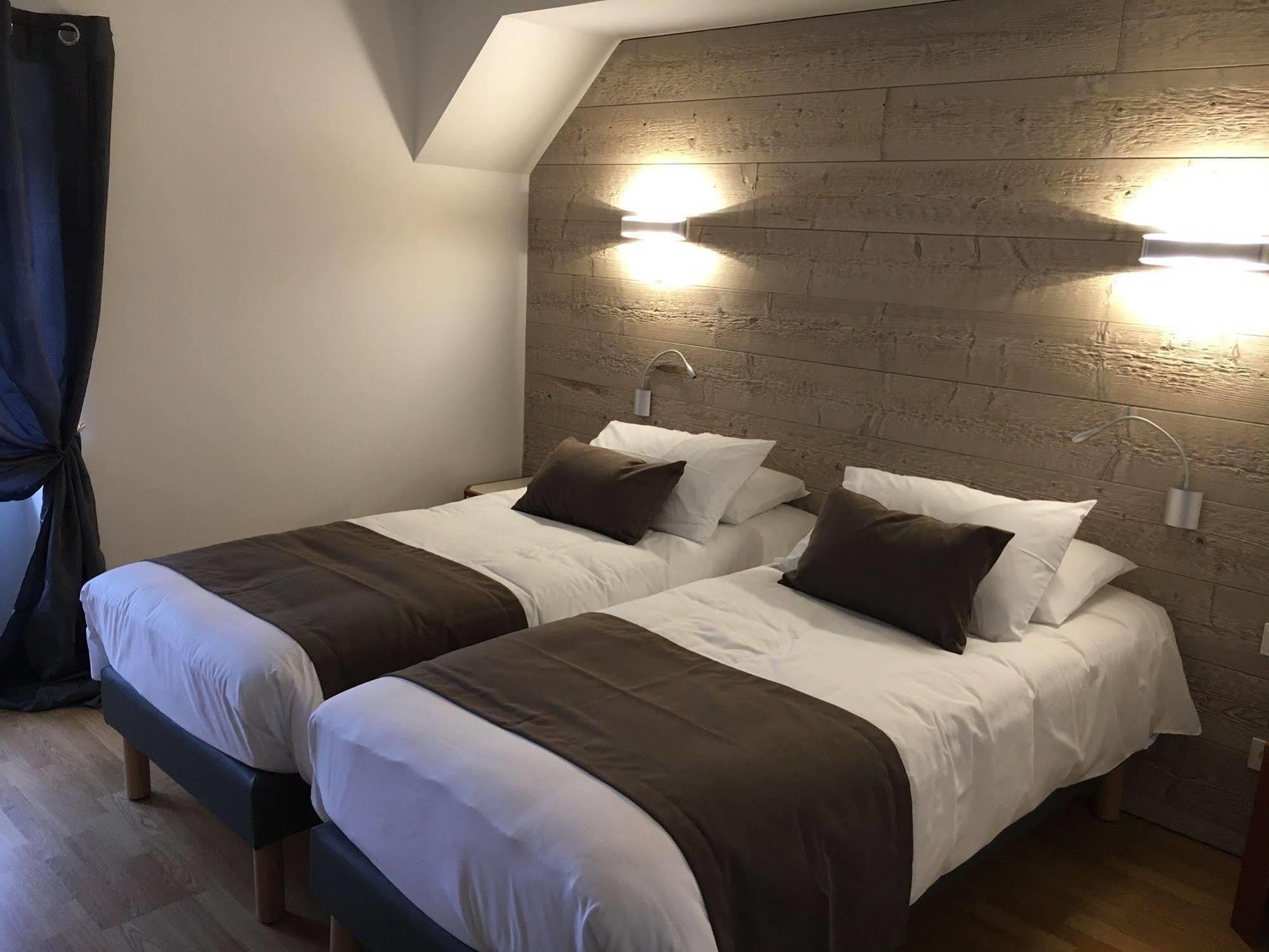 Logis Hotel "Ici M'Aime" Rouvray  Luaran gambar
